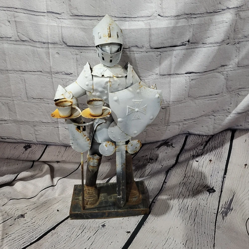 Metal suit of arms Candle Holder